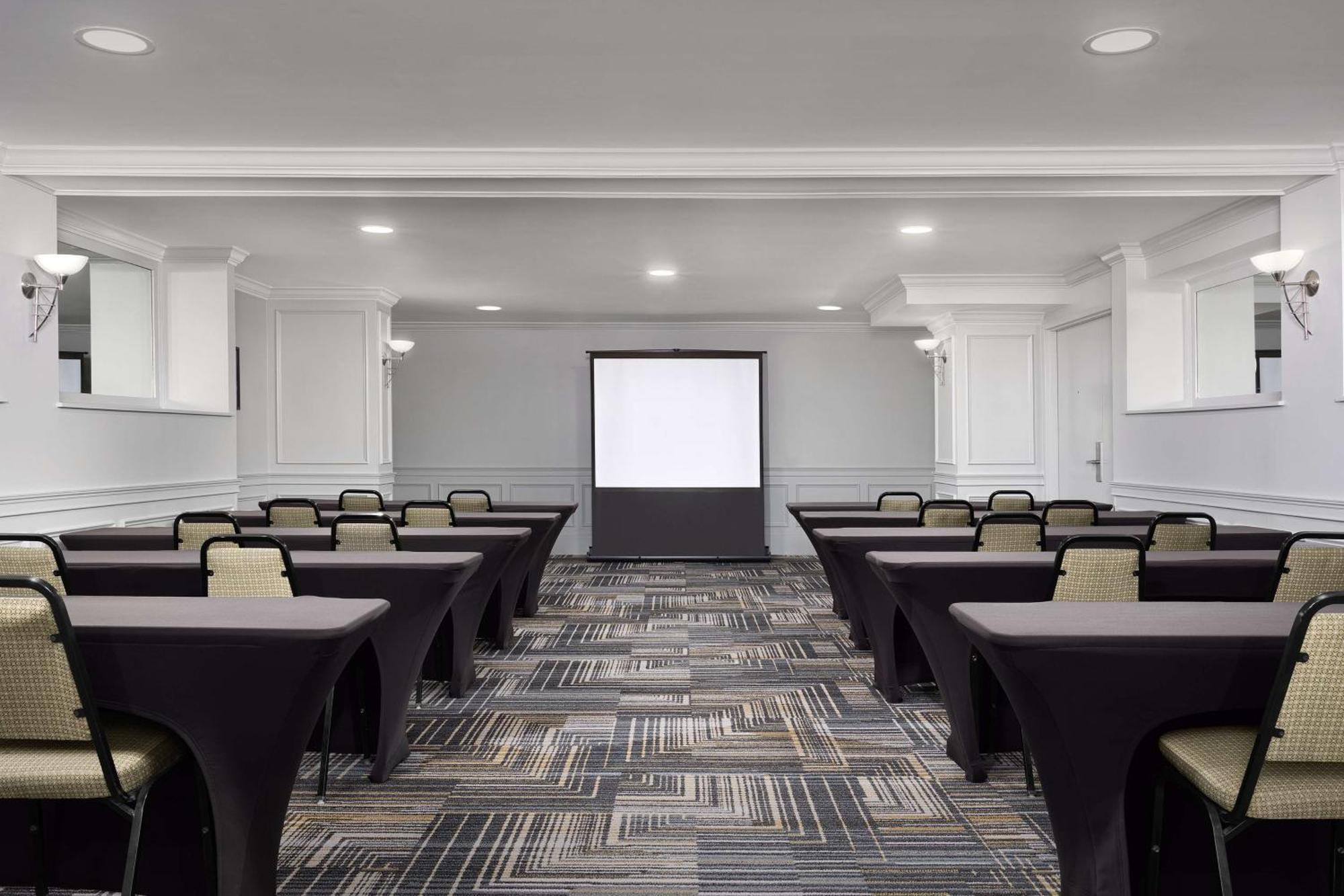 Homewood Suites By Hilton Raleigh-Durham Airport At Rtp Exterior photo